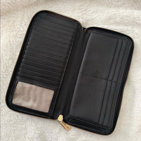 Michael Kors Long Travel Jet Set Wallet - Picture 5 of 6